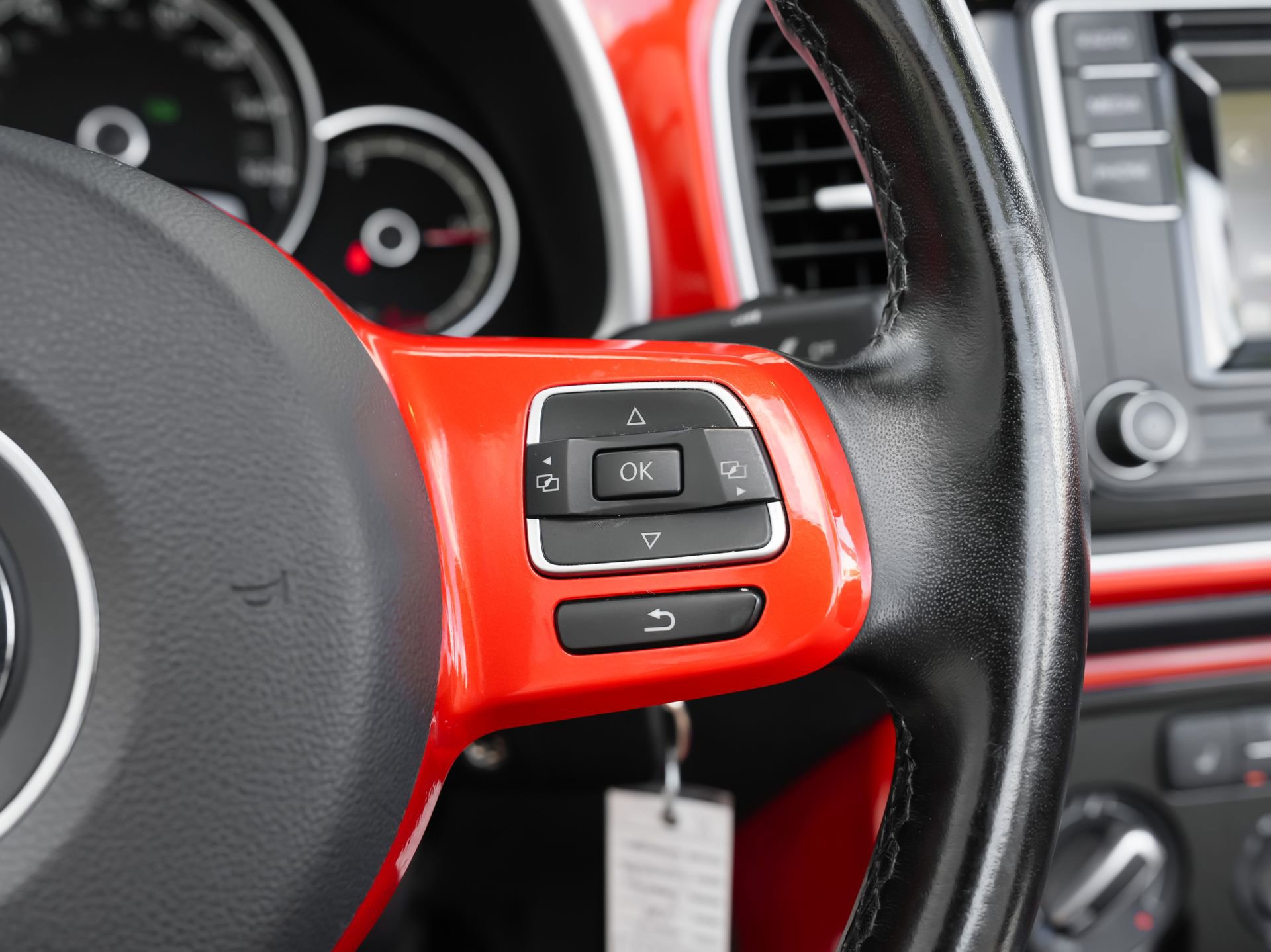Used 2019 Volkswagen Beetle 2.0T S FWD image 17