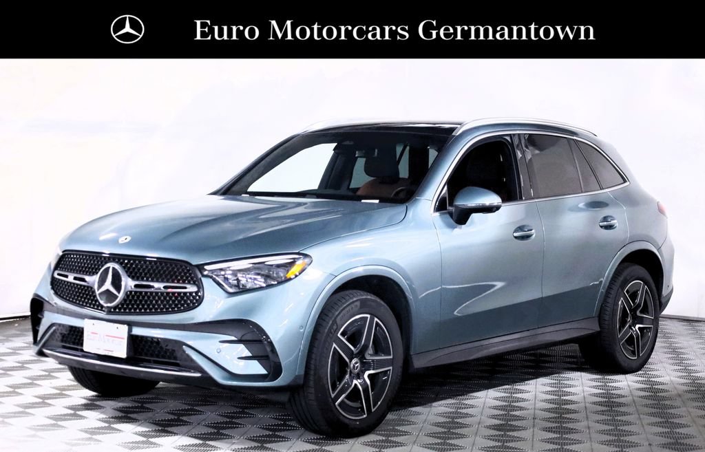 Used 2026 Mercedes-Benz GLC 300 4MATIC image 3