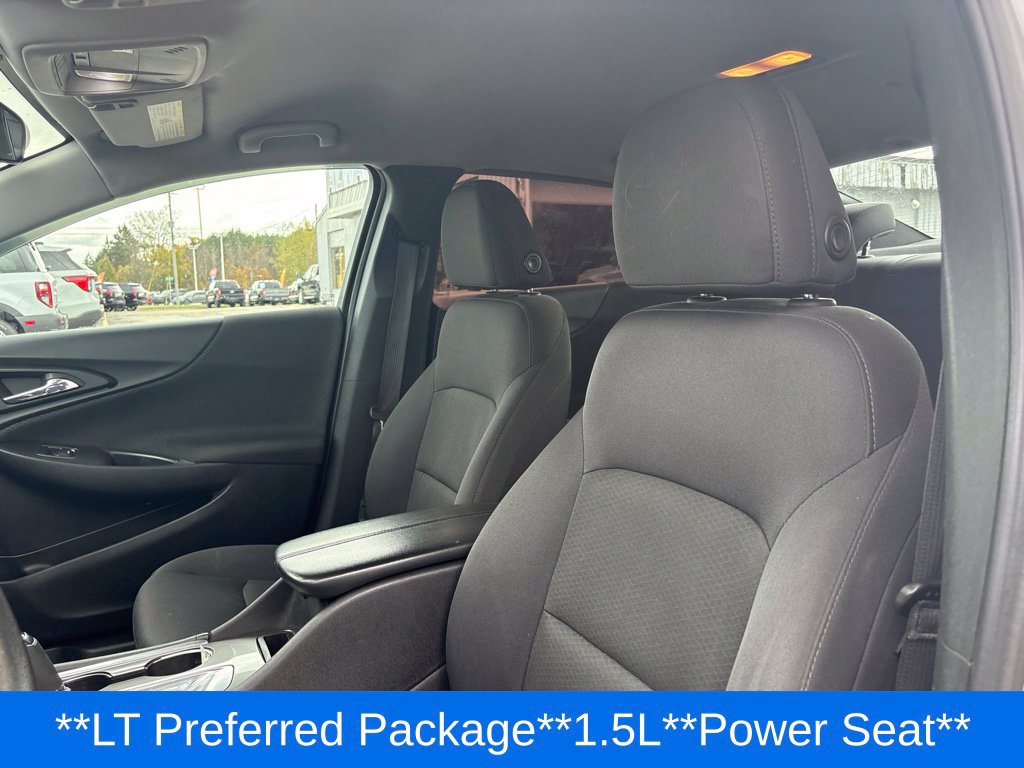 Used 2017 Chevrolet Malibu LT FWD image 21