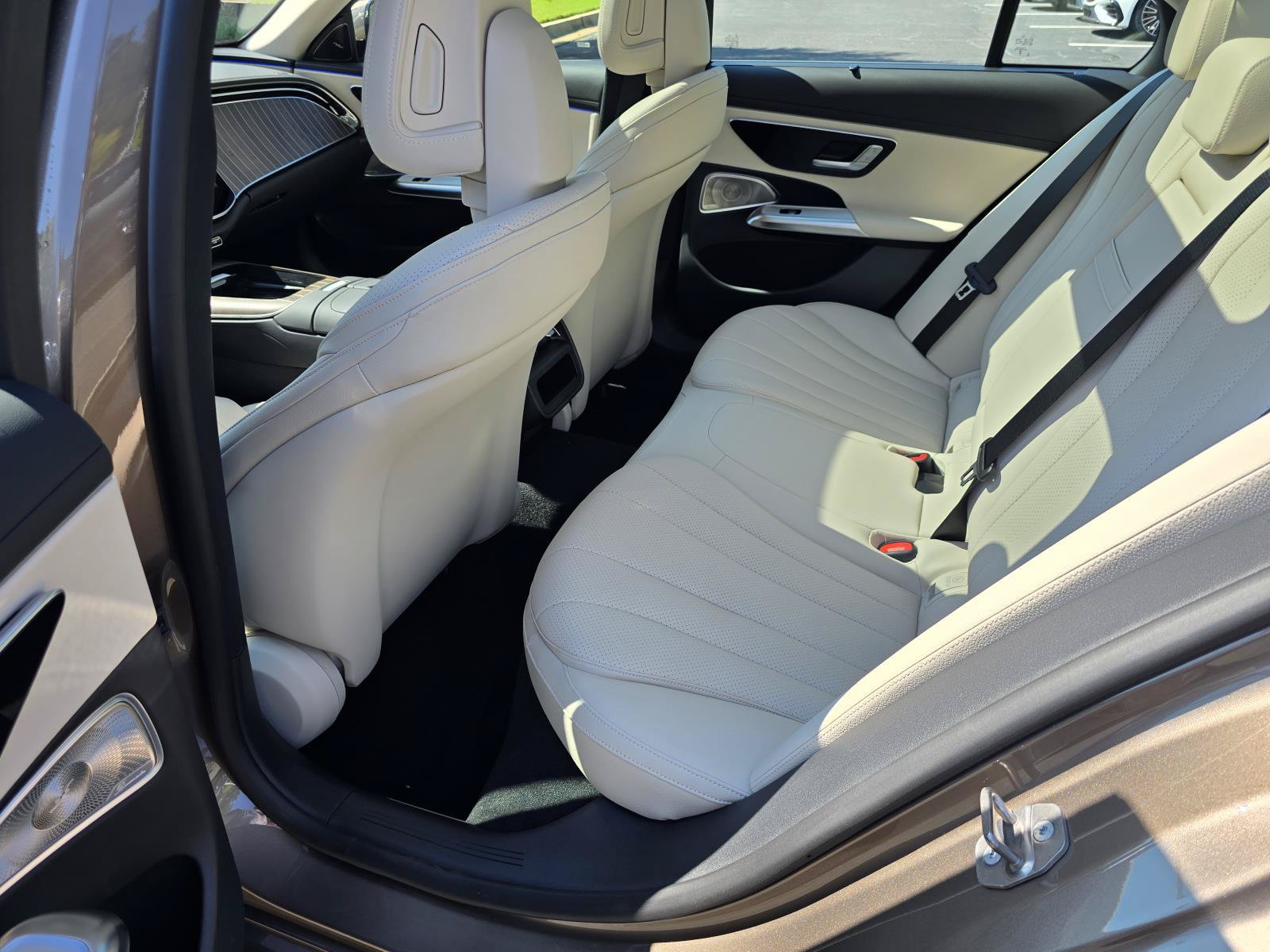 New 2027 Mercedes-Benz E 450 4MATIC Sedan image 36