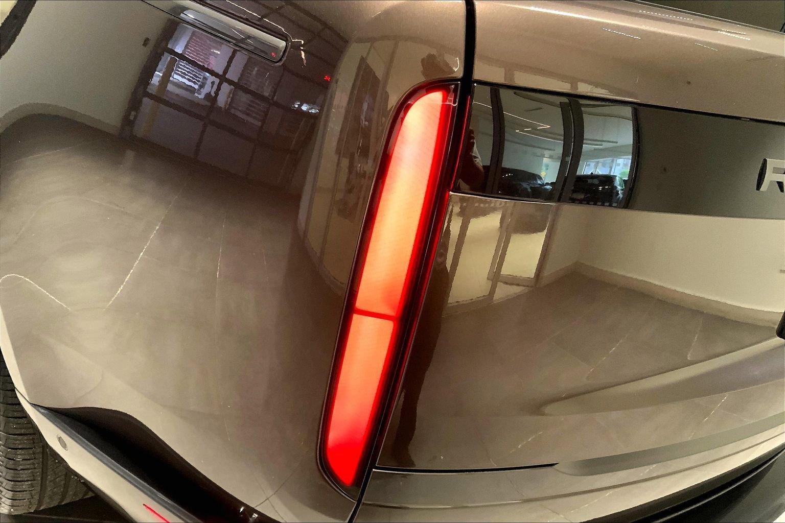 Certified 2025 Land Rover Range Rover SE AWD/4WD image 28