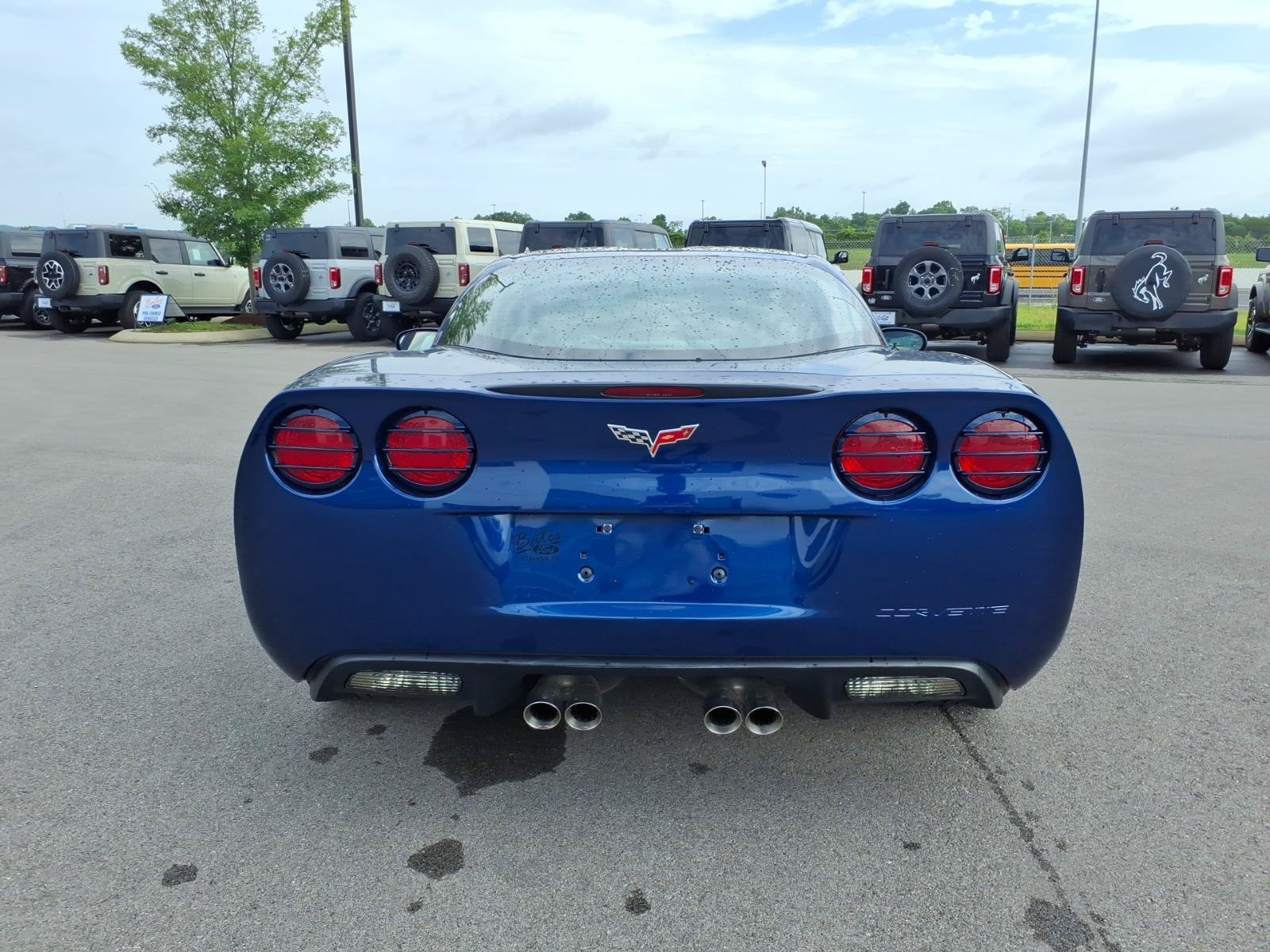 Used 2007 Chevrolet Corvette Coupe w/ Preferred Equipment Group RWD image 4