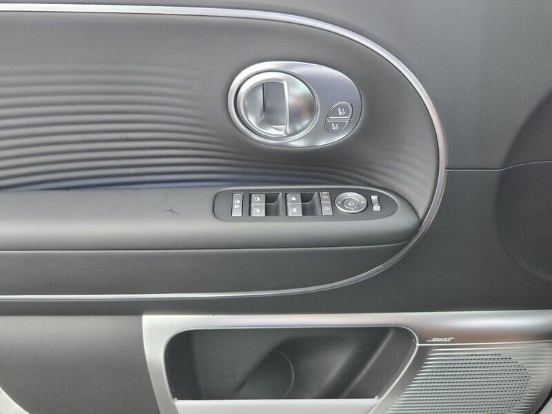 New 2026 Hyundai Ioniq 9 Limited image 13