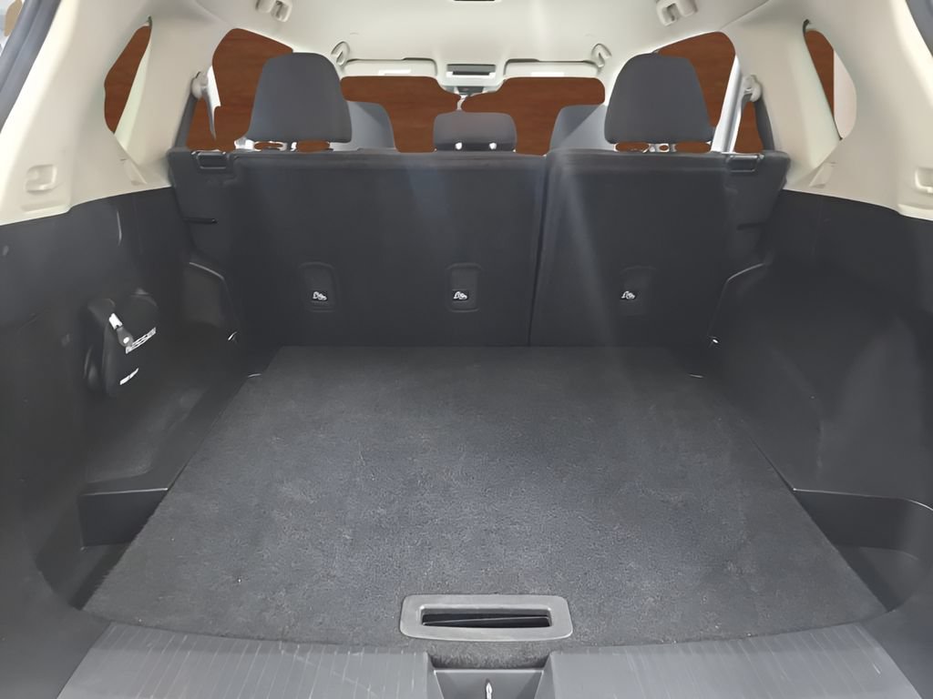 Used 2024 Nissan Rogue SV FWD image 18