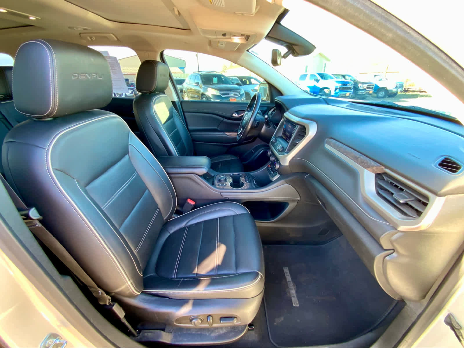 Used 2020 GMC Acadia Denali w/ Denali Ultimate Package image 24