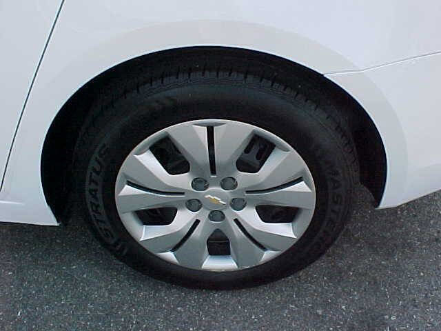 Used 2013 Chevrolet Cruze LS image 6