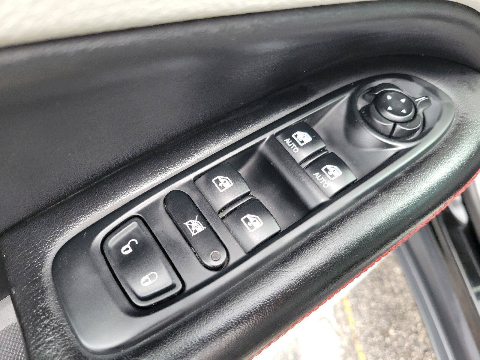 Used 2017 Jeep Compass Limited w/ Navigation Group AWD/4WD image 7