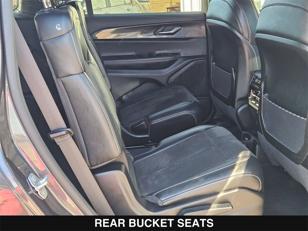 Used 2023 Jeep Grand Cherokee L Laredo image 28