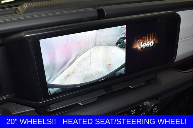 Used 2025 Jeep Wrangler Unlimited Sahara AWD/4WD image 14