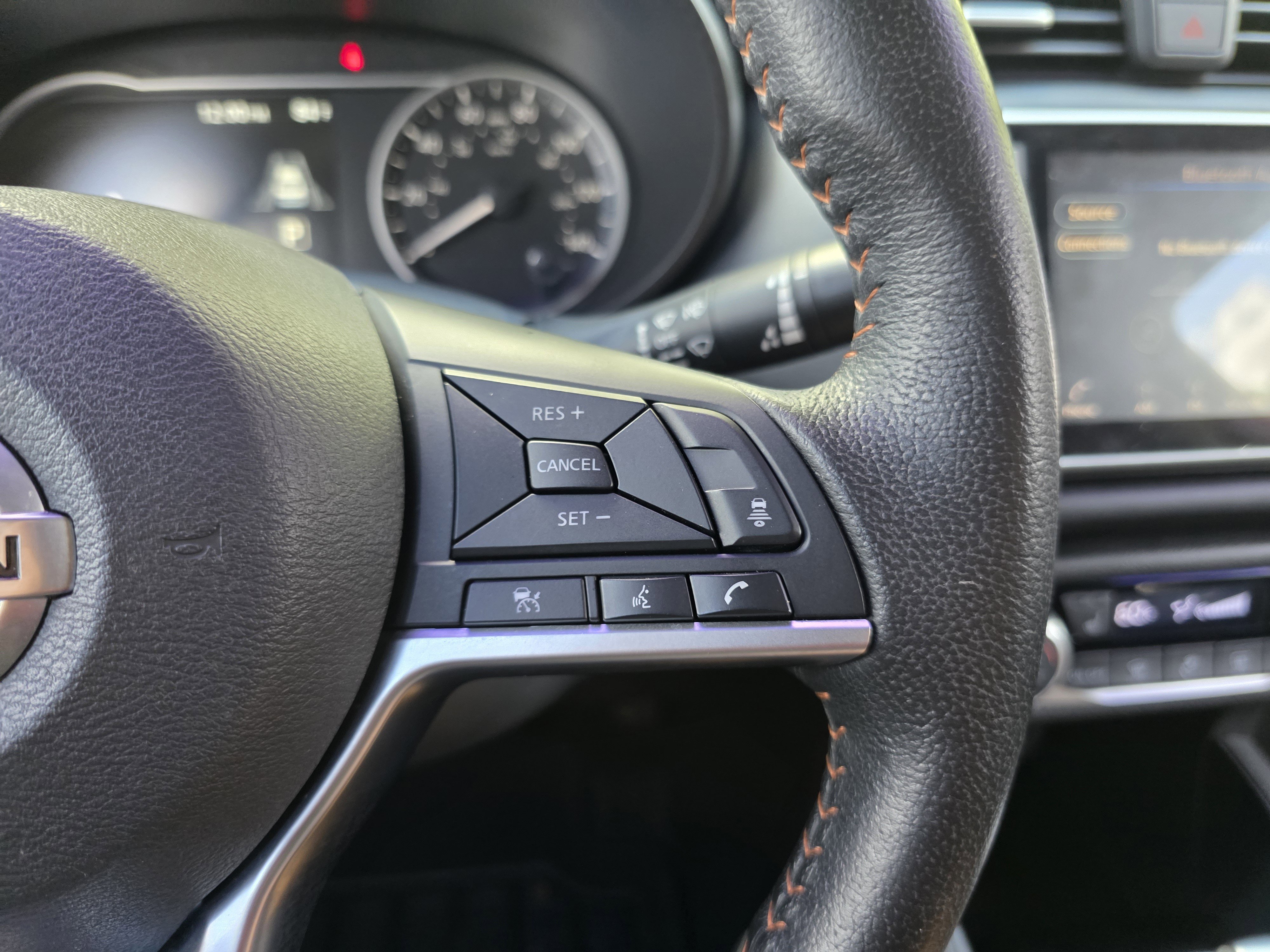 Used 2020 Nissan Versa SR w/ Convenience Package image 24