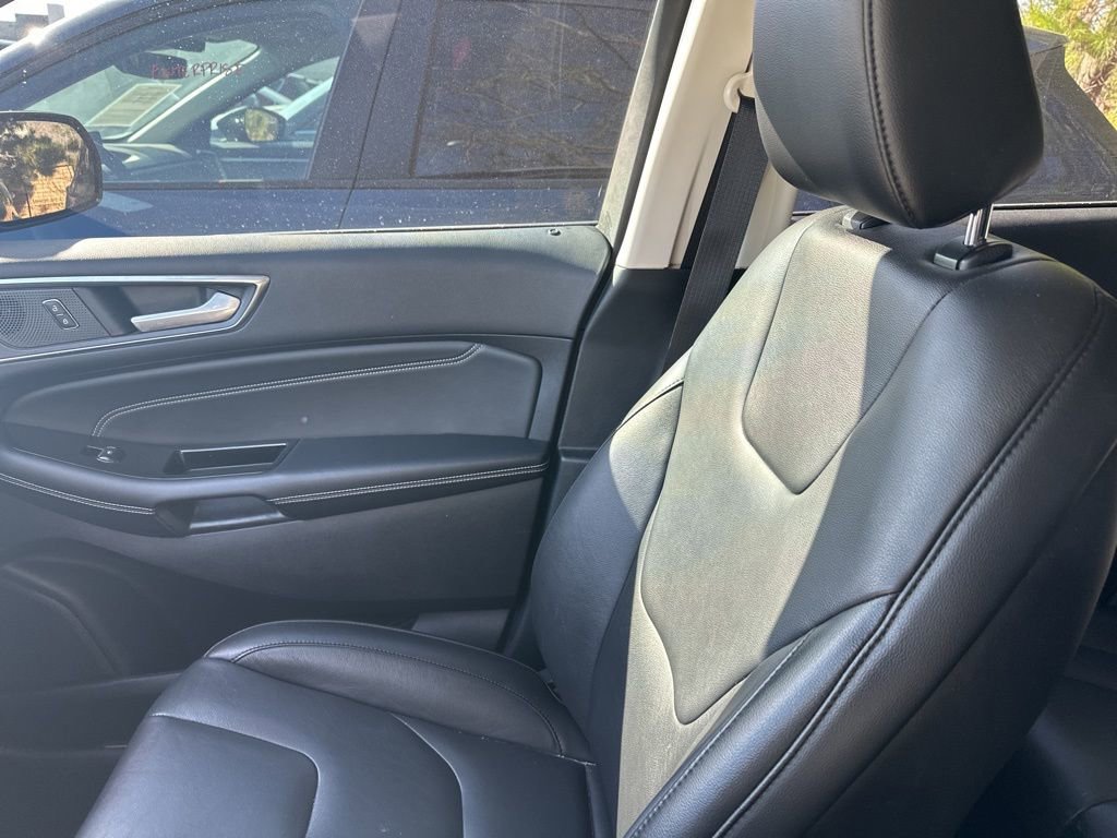 Used 2020 Ford Edge Titanium image 20