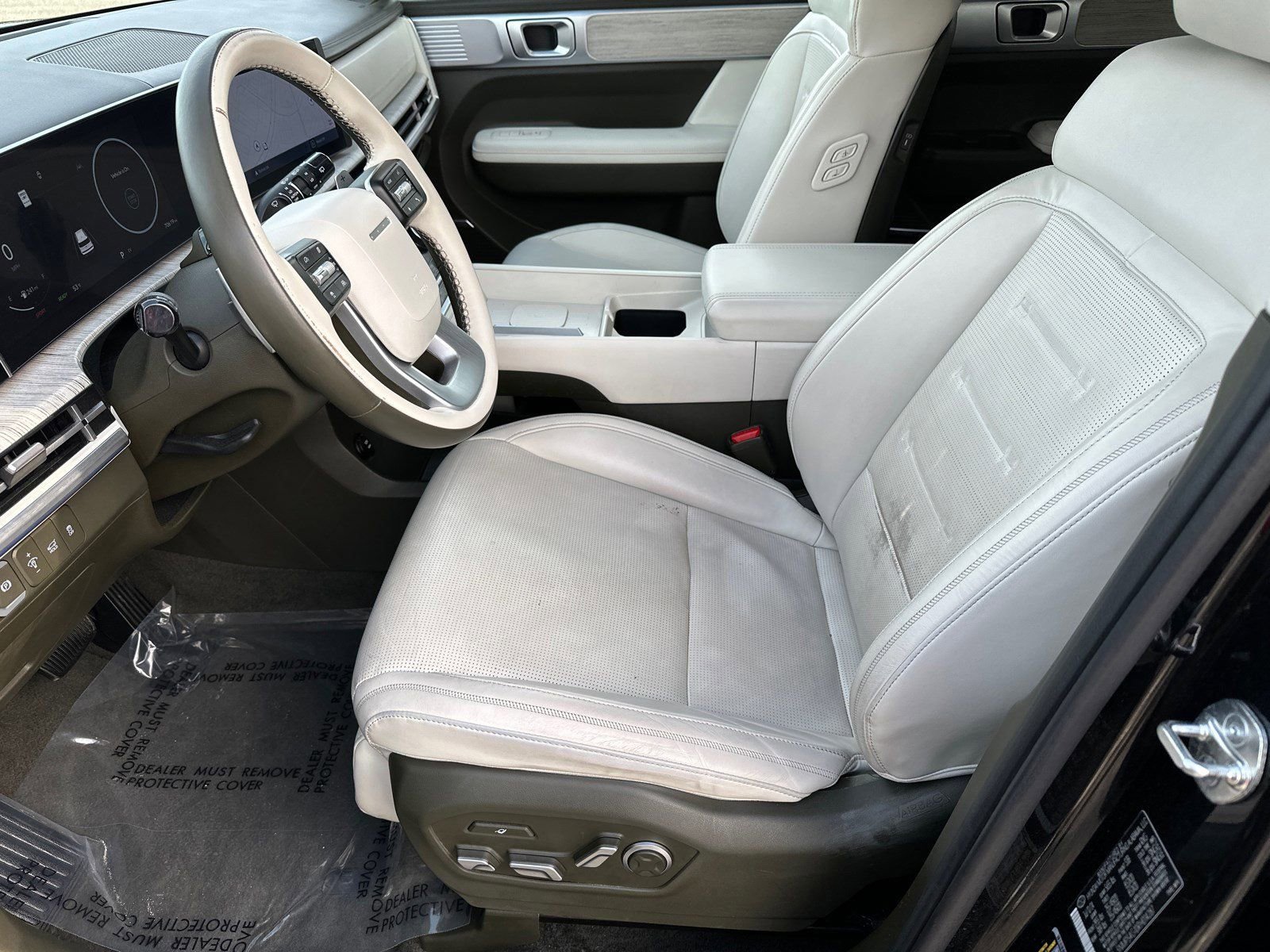 Used 2024 Hyundai Santa Fe Calligraphy FWD image 7