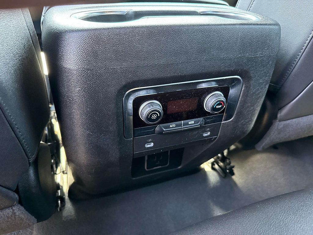 Used 2024 Chevrolet Tahoe LT AWD/4WD image 15