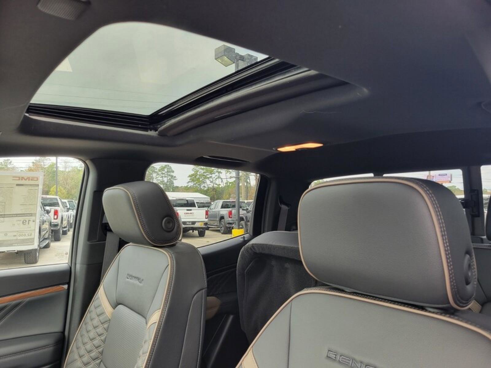 New 2026 GMC Canyon Denali image 25