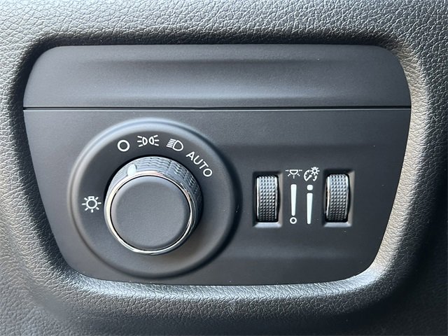 Used 2023 Jeep Grand Cherokee L Laredo image 19