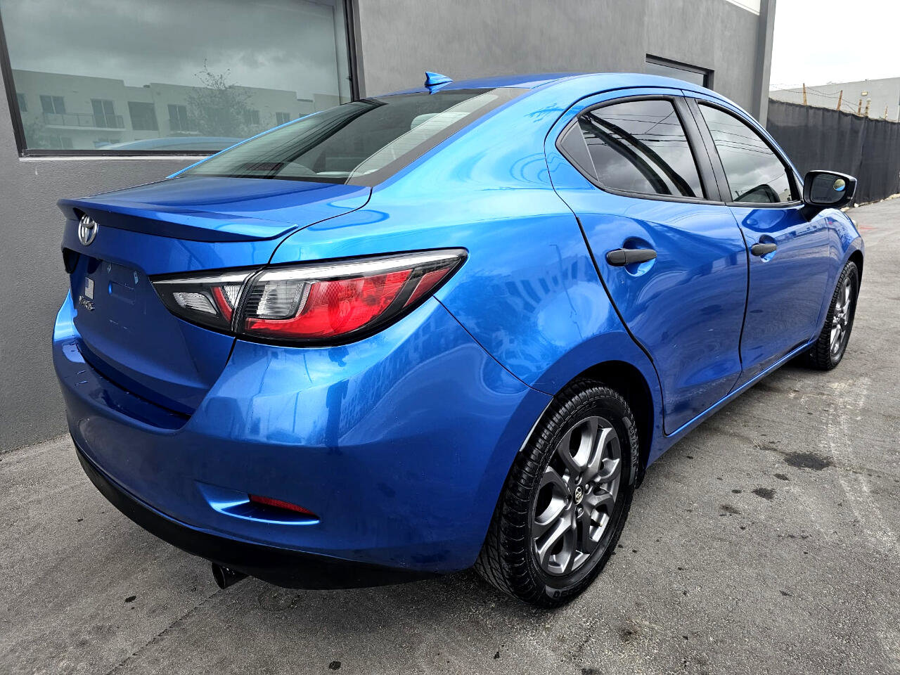 Used 2019 Toyota Yaris LE image 4