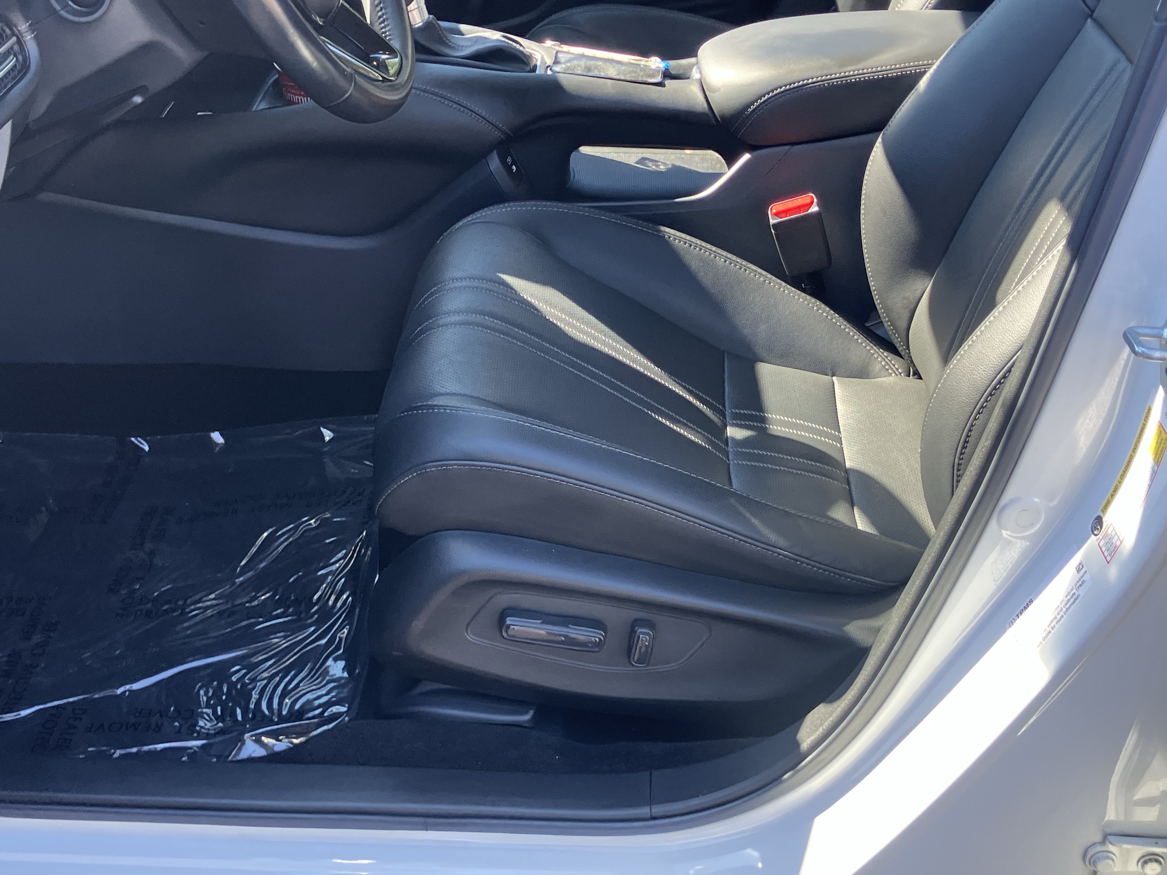 Used 2025 Honda HR-V EX-L image 17