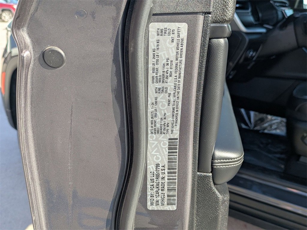 Used 2024 Jeep Grand Cherokee L Laredo image 37