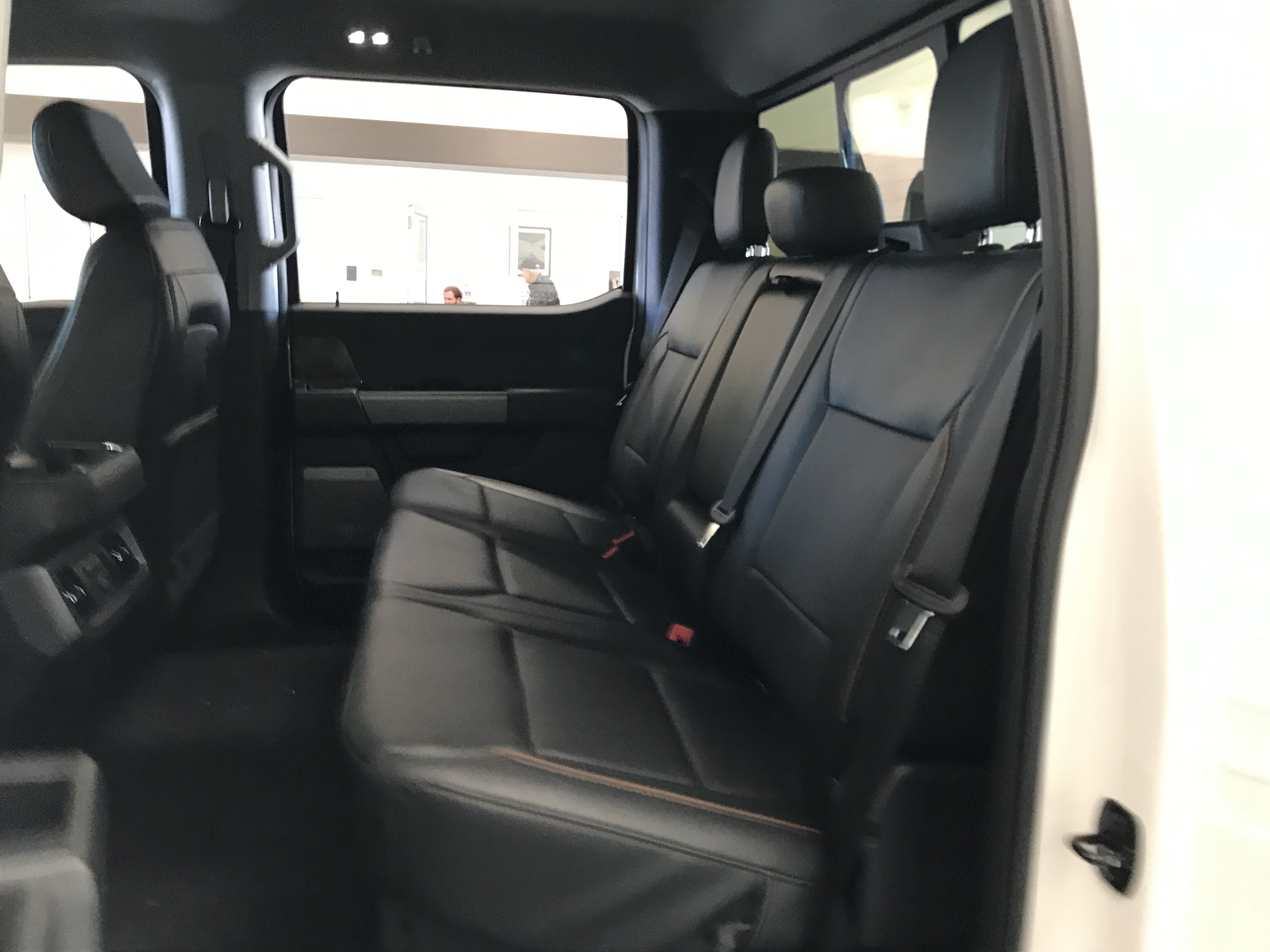 New 2026 Ford F250 Lariat w/ Black Appearance Package AWD/4WD image 9