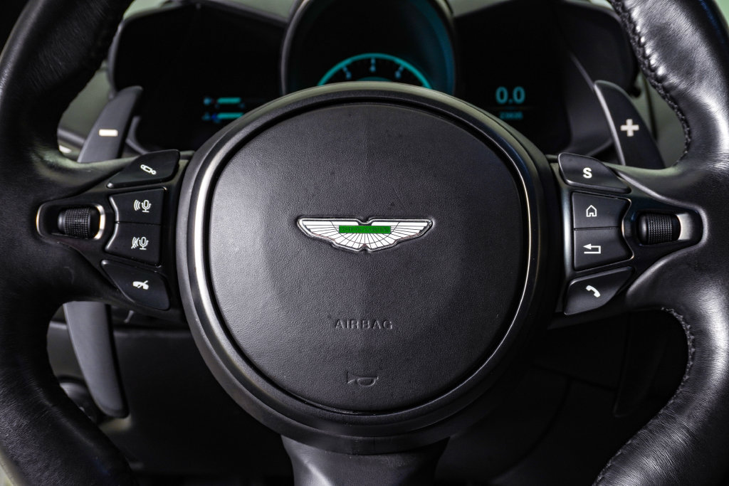 Used 2019 Aston Martin V8 Vantage Coupe RWD image 25