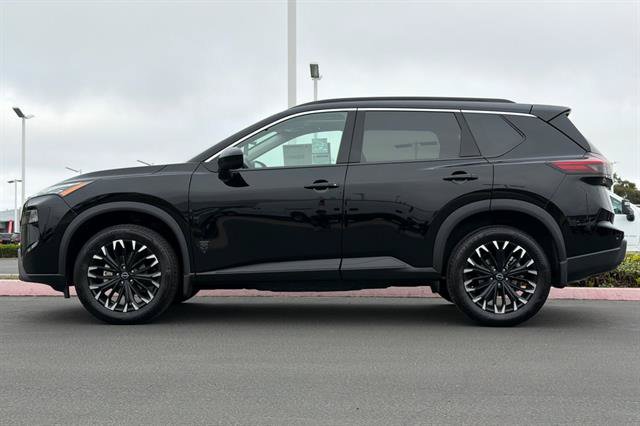 New 2026 Nissan Rogue Dark Armor FWD image 7