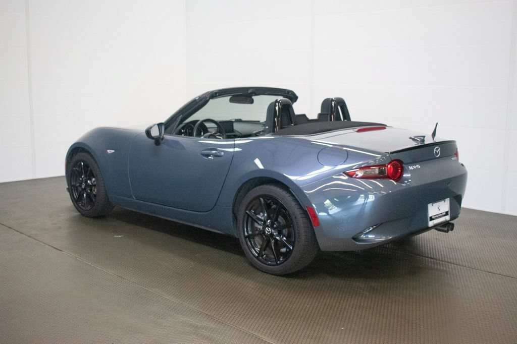 Used 2021 MAZDA MX-5 Miata Club RWD image 6
