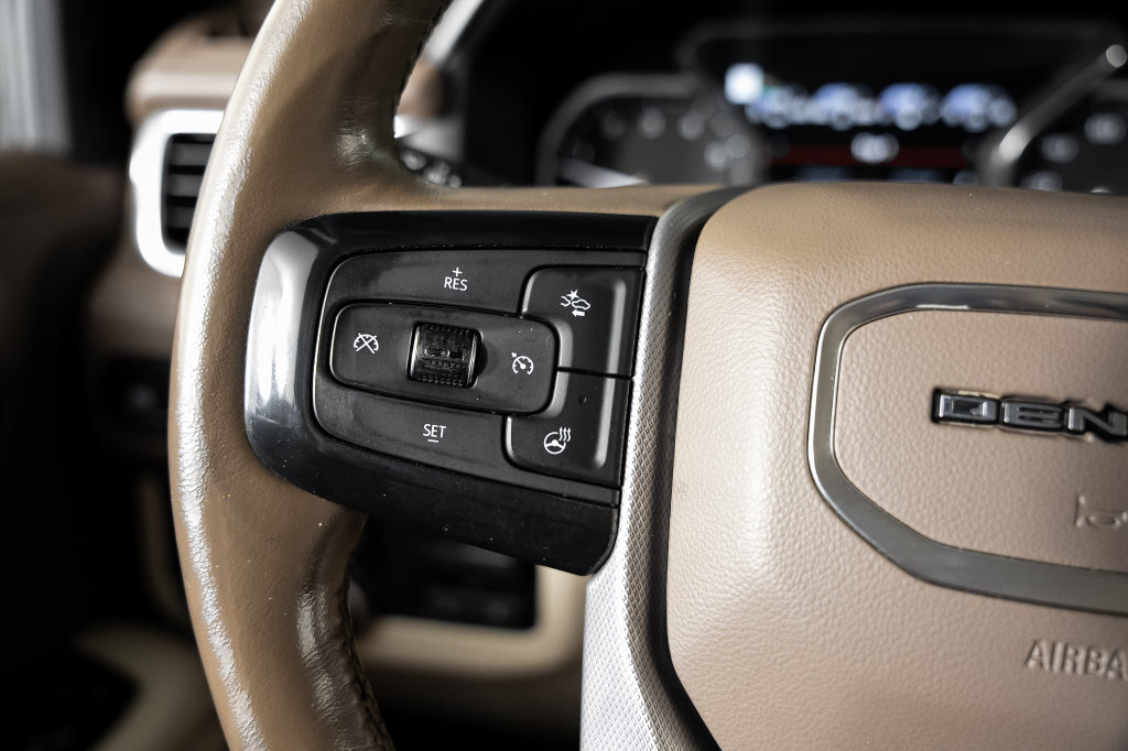 Used 2021 GMC Yukon Denali w/ Denali Premium Package RWD image 32