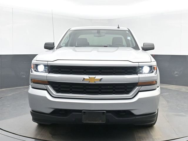 Used 2019 Chevrolet Silverado 1500 Custom w/ Custom Convenience Package RWD image 3