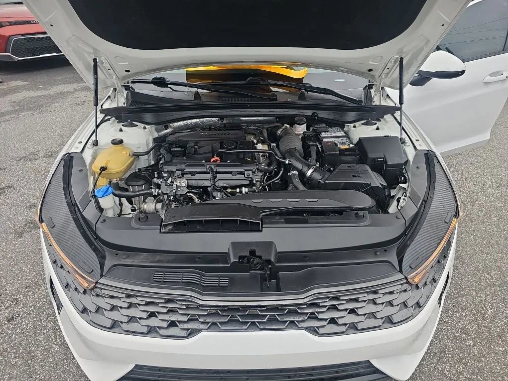 Used 2022 Kia K5 LXS image 17