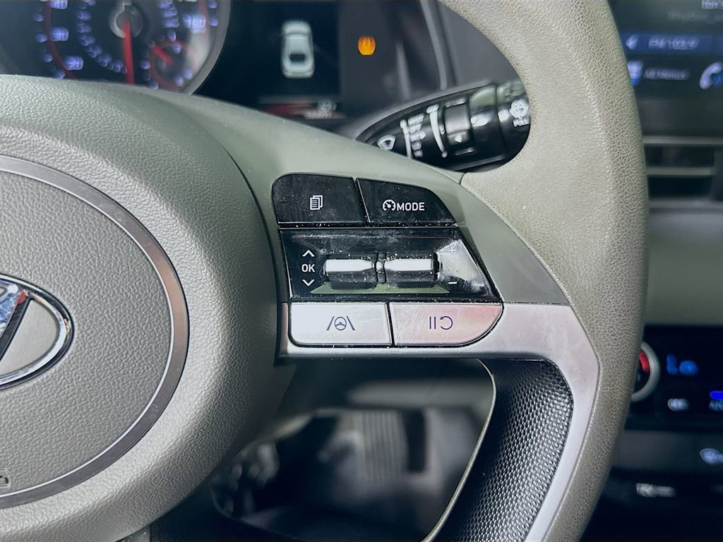 Used 2023 Hyundai Elantra SEL w/ Cargo Package image 23