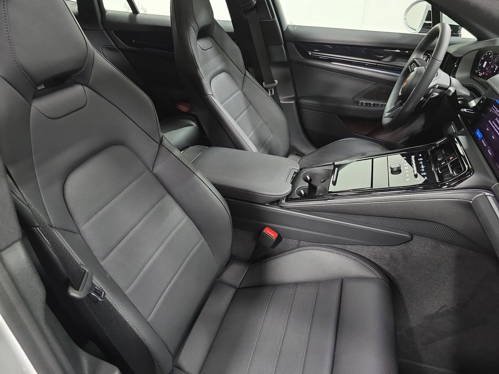 Certified 2025 Porsche Panamera RWD image 26