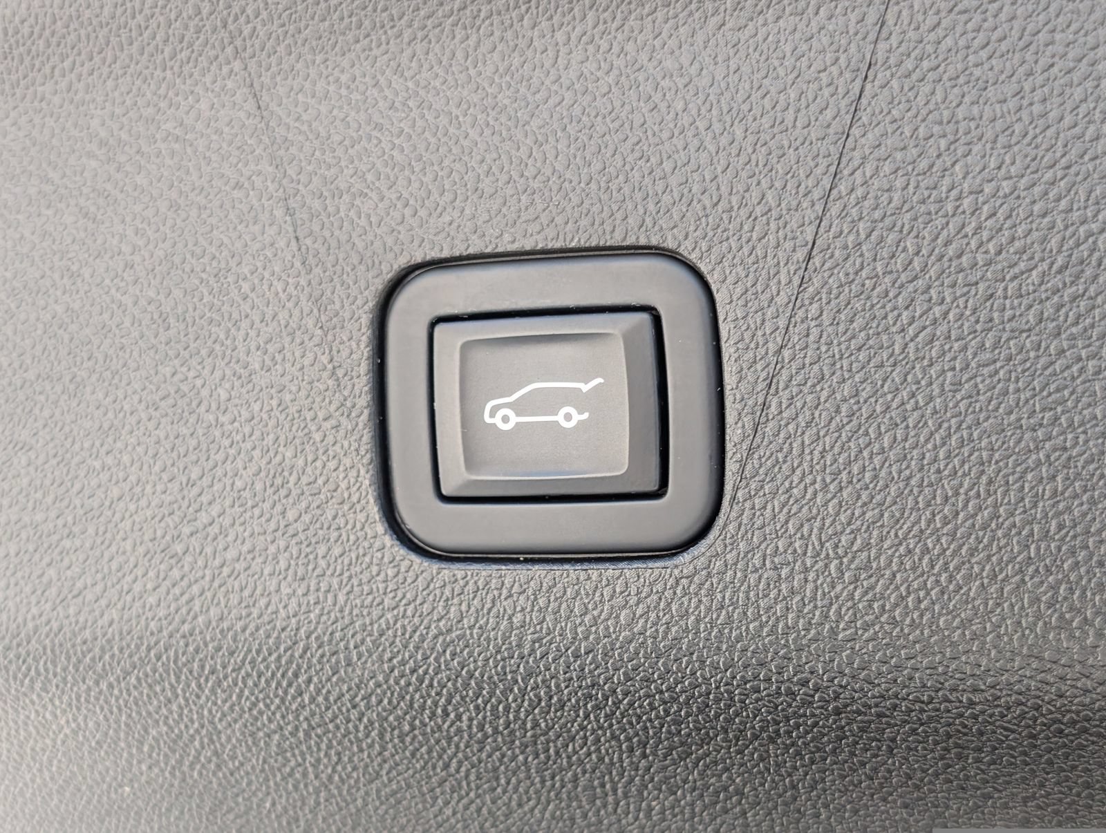 Used 2022 Chevrolet Tahoe Premier AWD/4WD image 17