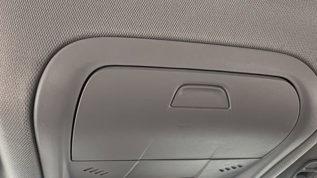 Used 2023 GMC Acadia SLE w/ Driver Convenience Package image 32