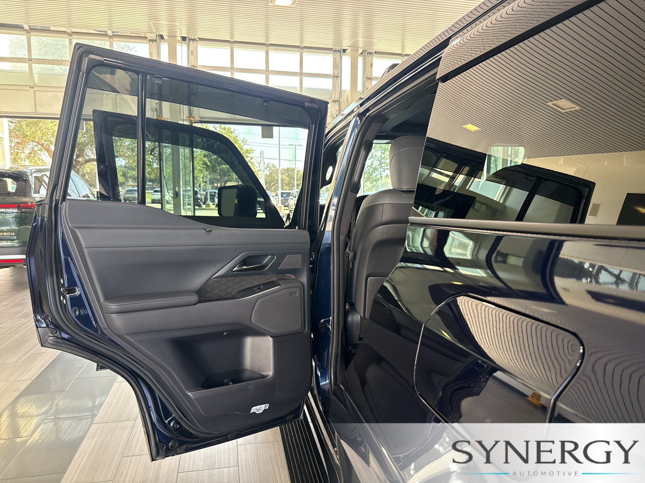 Used 2024 Lexus GX 550 w/ Accessory Package (Z1) AWD/4WD image 31