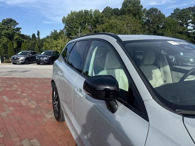 Used 2025 Volvo XC60 B5 Core w/ Protection Package Premier AWD/4WD image 18