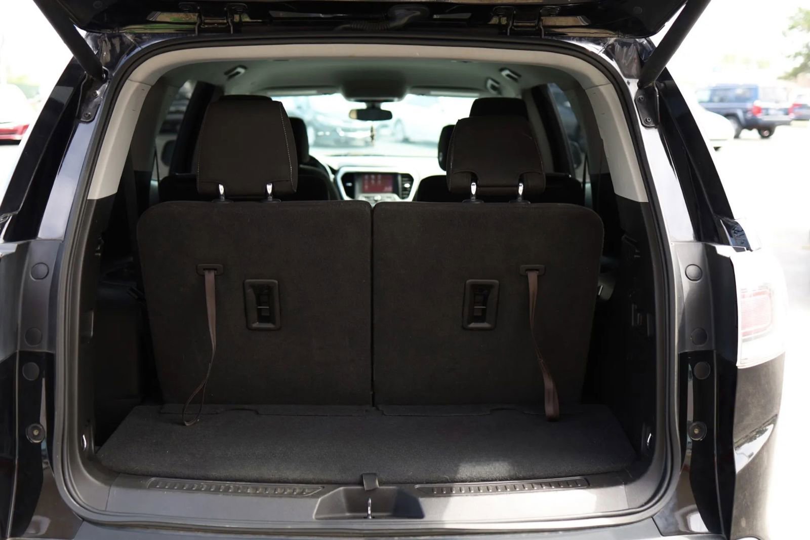 Used 2018 GMC Acadia SLE w/ LPO, Black Accent Package image 34