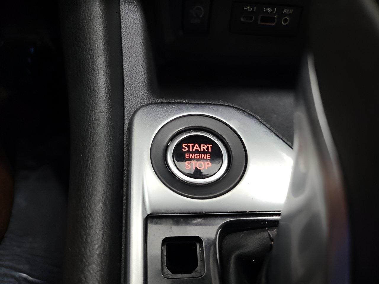 Used 2024 Nissan Sentra SV FWD image 33