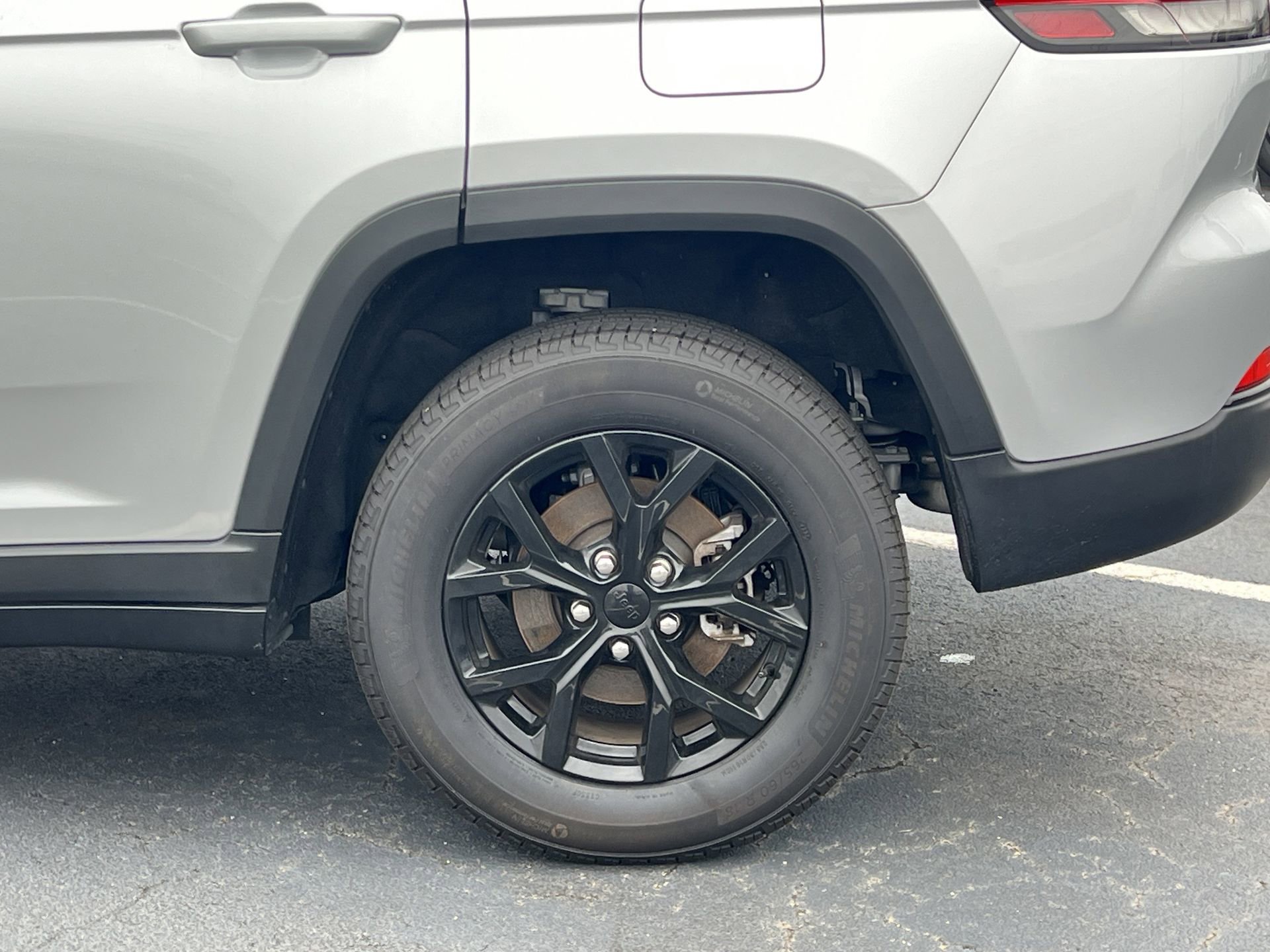 Used 2024 Jeep Grand Cherokee Altitude image 32