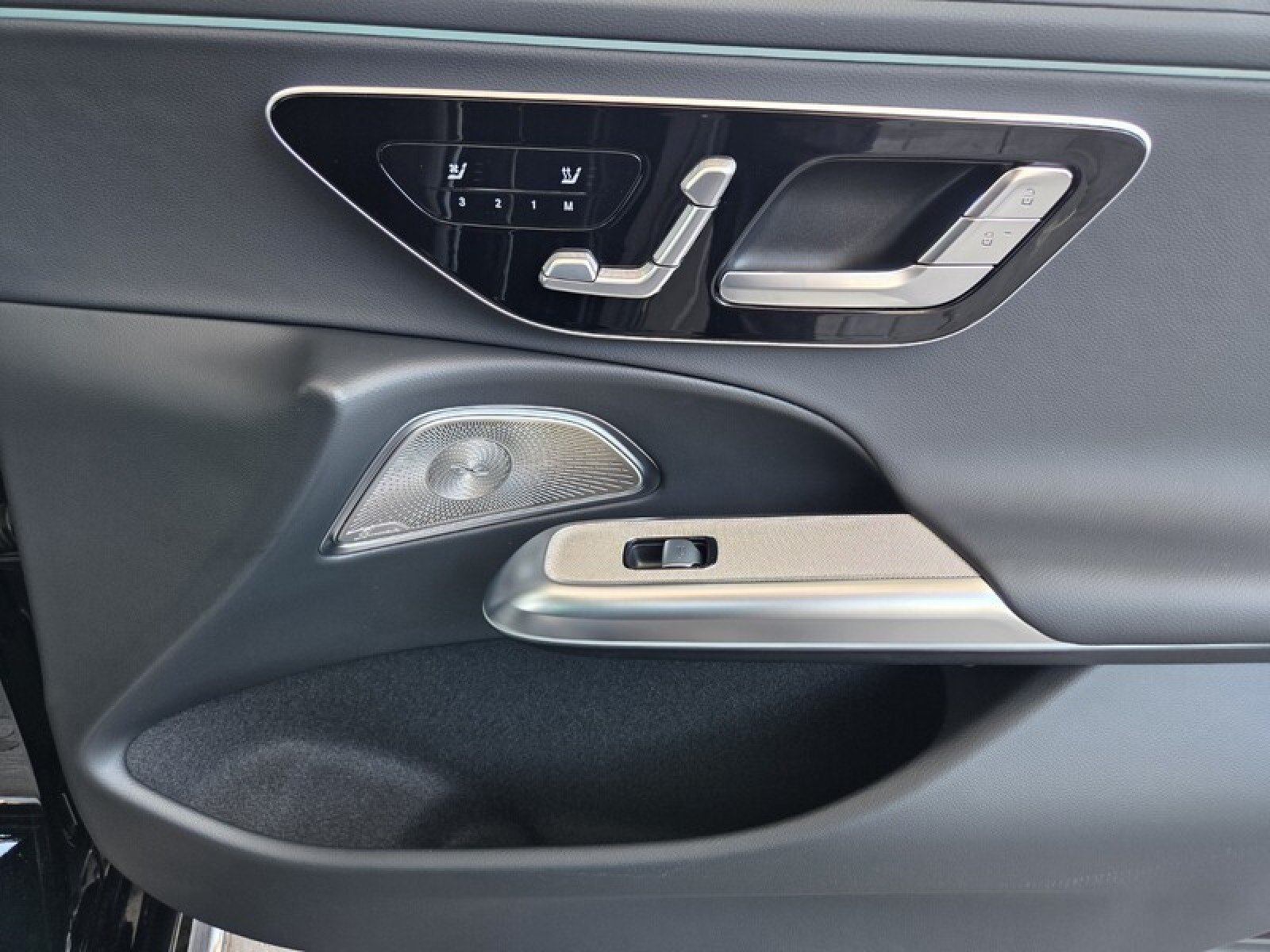 New 2027 Mercedes-Benz E 450 4MATIC Sedan image 18