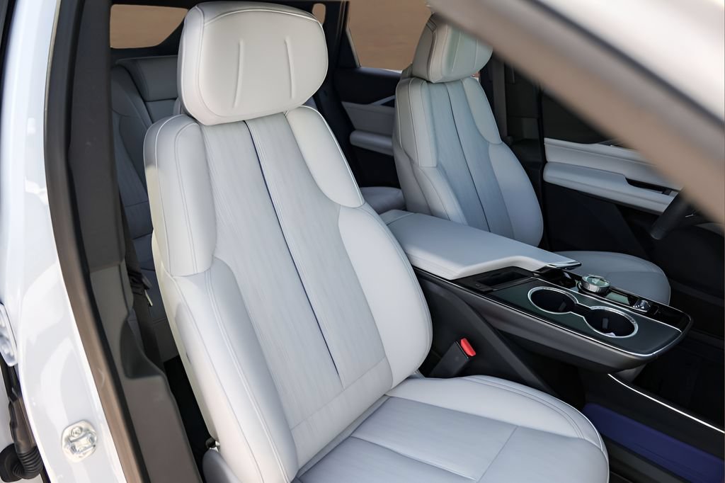 Certified 2026 Cadillac Lyriq Luxury w/ LPO, Floor Liner Package AWD/4WD image 28