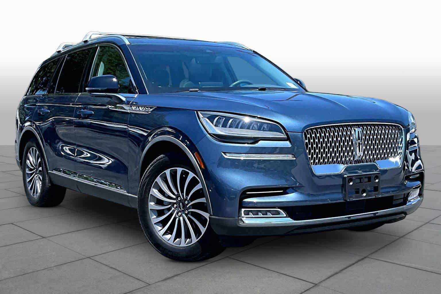 Used 2020 Lincoln Aviator Reserve w/ Equipment Group 201A RWD image 3