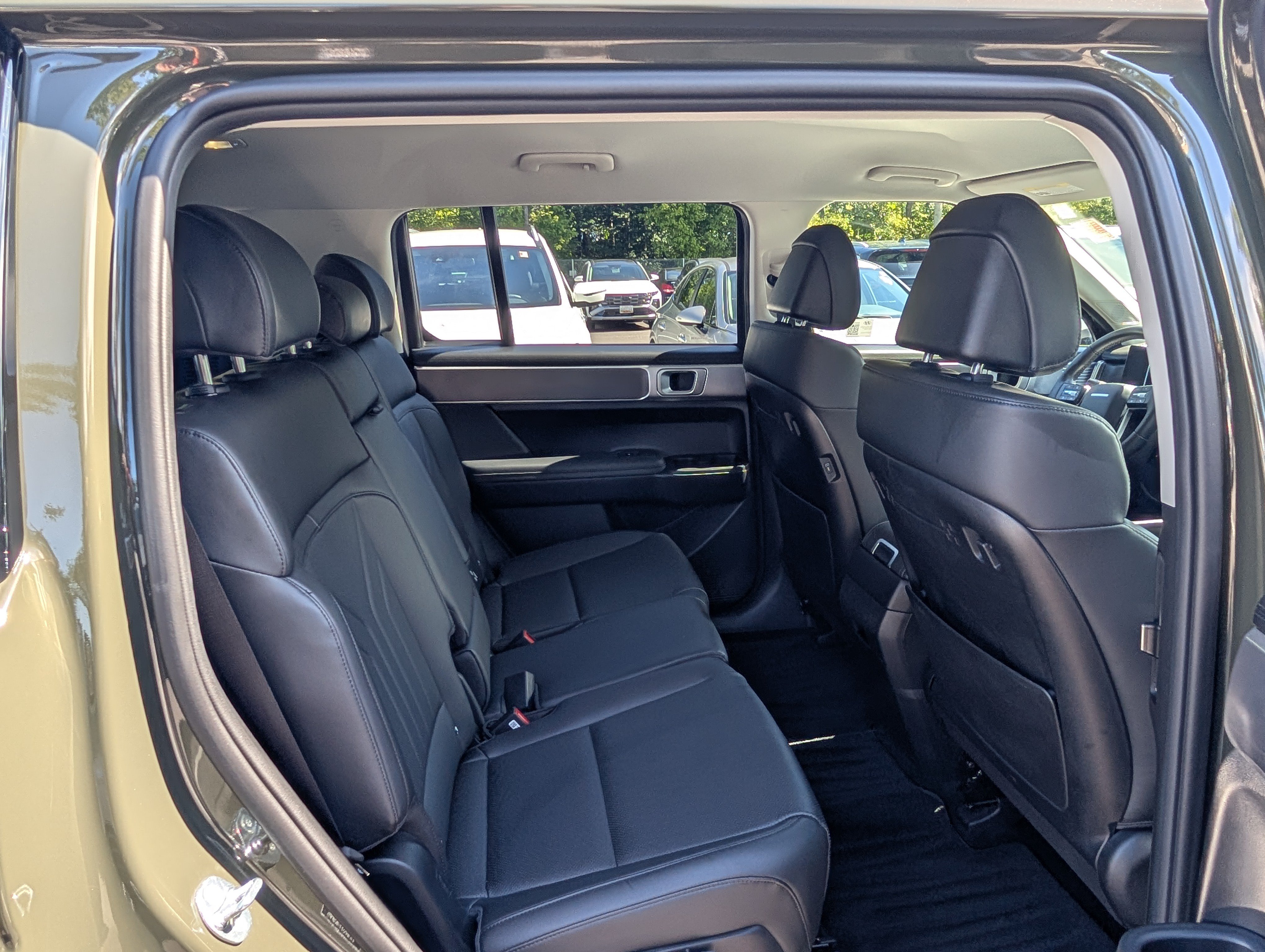 Used 2025 Hyundai Santa Fe SEL FWD image 11