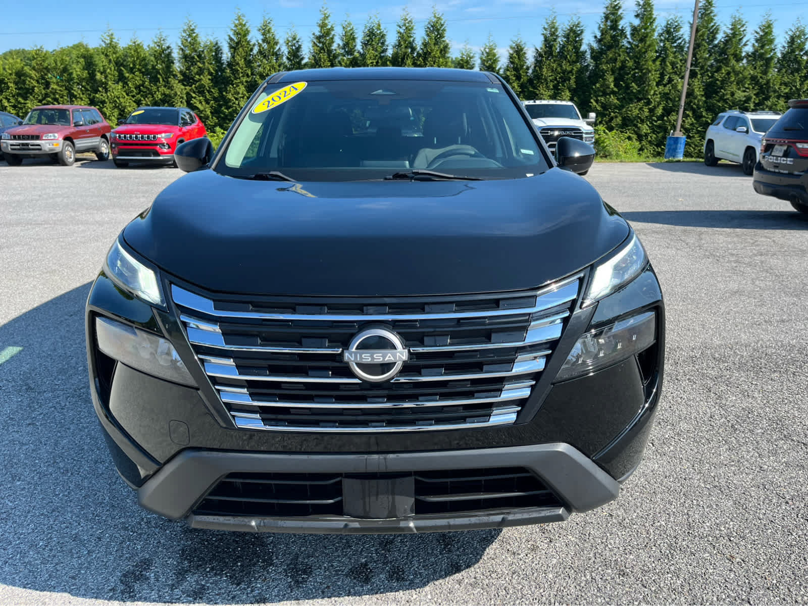 Used 2024 Nissan Rogue SV FWD image 8