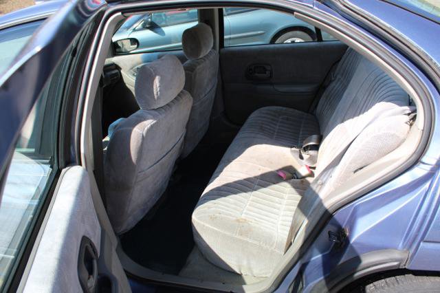 Used 1998 Chevrolet Lumina Sedan w/ Preferred Equipment Group 1 FWD image 14
