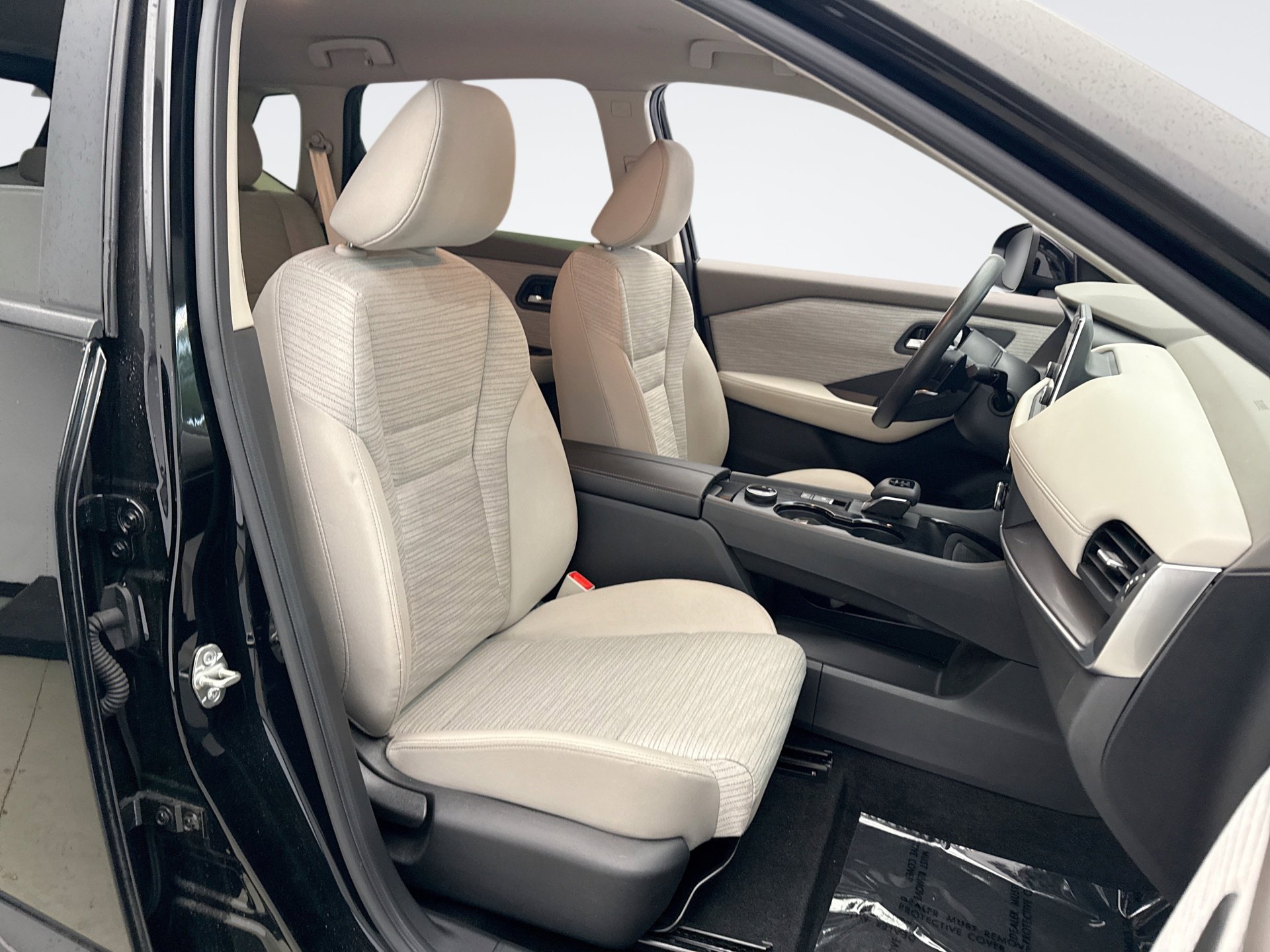Used 2023 Nissan Rogue SV image 16