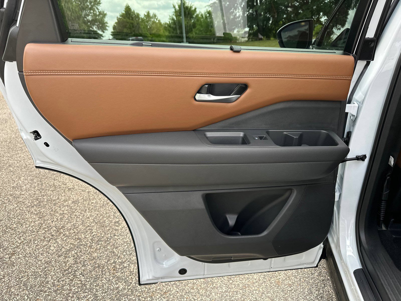 New 2026 Nissan Pathfinder Platinum FWD image 21