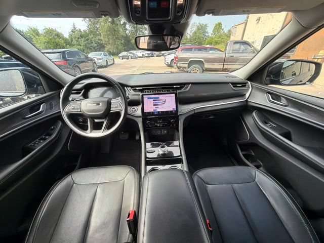 Used 2021 Jeep Grand Cherokee L Limited AWD/4WD image 17