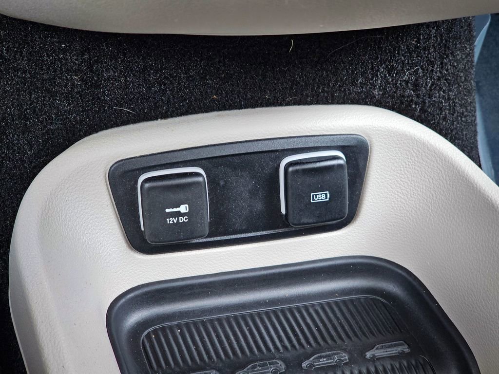 Used 2019 Chrysler Pacifica Limited FWD image 32