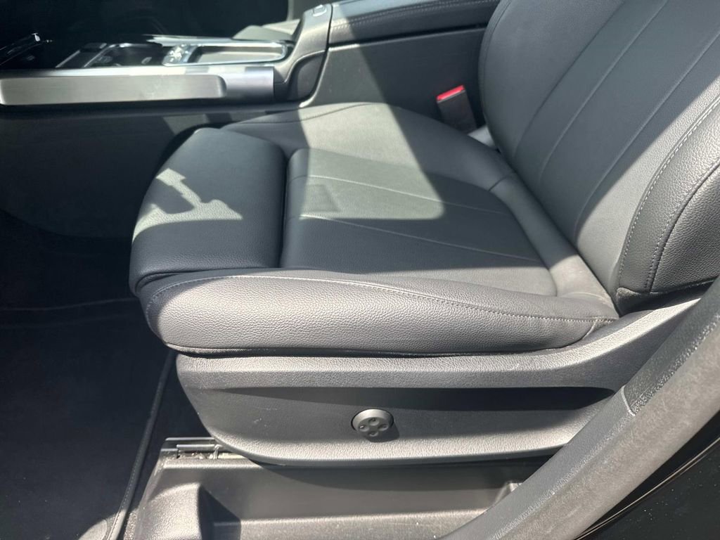 Used 2024 Mercedes-Benz GLB 250 GLB 250 image 16