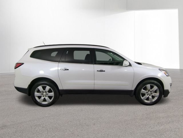 Used 2016 Chevrolet Traverse LT w/ Style and Technology Package image 40